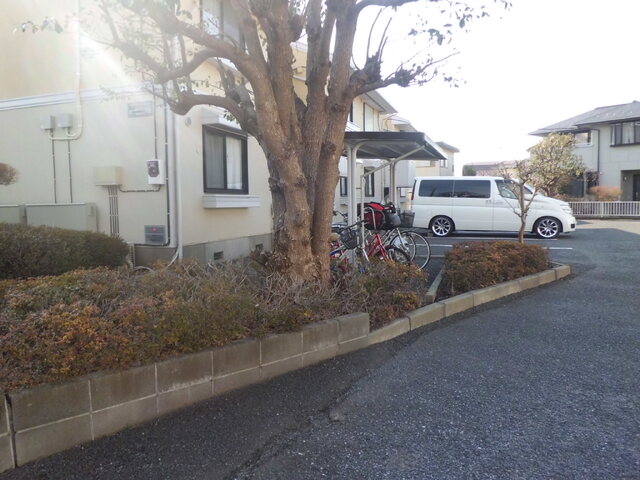駐車場　空確認要
