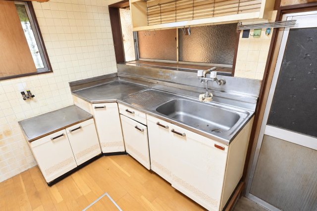 豊原町DIY可能戸建てのキッチン写真