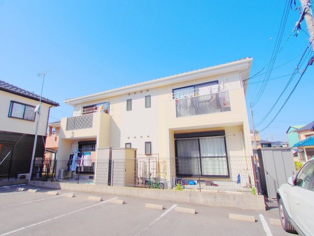 メゾンモンターニュB棟の外観写真