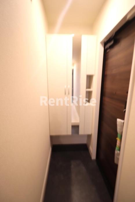D room新生の玄関写真
