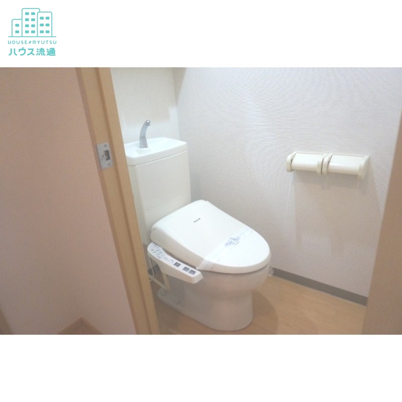 トイレ　※反転タイプのお部屋です