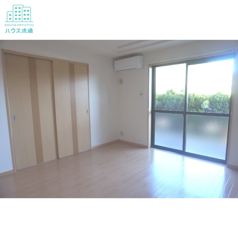 居室・リビング　※反転タイプのお部屋です