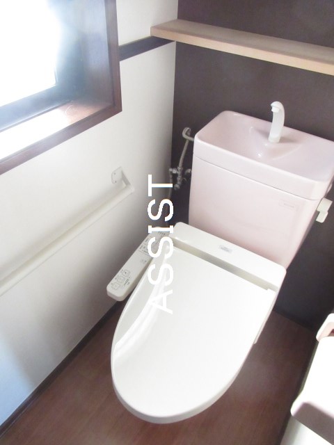 境三丁目戸建のトイレ写真