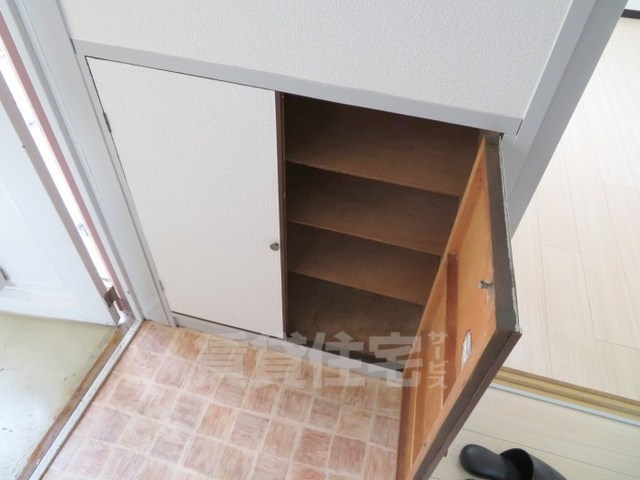 GS関大前の玄関写真