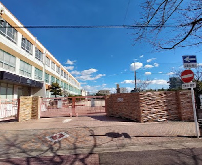 小学校　名古屋市立金城小学校（小学校）まで300m