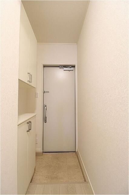 都営大江戸線 練馬駅 徒歩5分 3階建 築8年の玄関写真