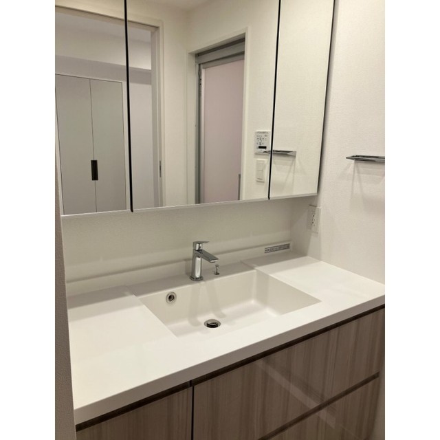 洗面設備　※写真は同タイプ住戸です。