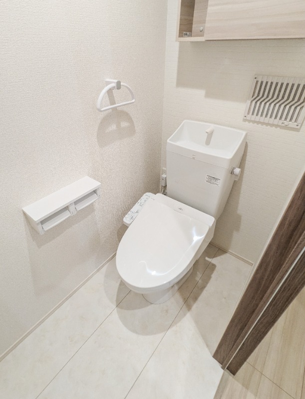 ノーブルラフィネ万平町 Aのトイレ写真