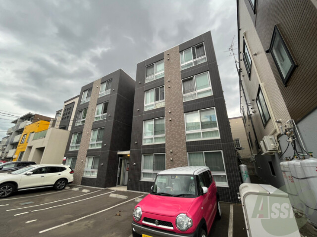 建物外観　札幌市東区北１３条東「クリスタル・セレニティ」