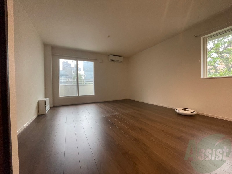 居室・リビング　広くてキレイなお部屋が広がっていて、充実した生活が送れそう。