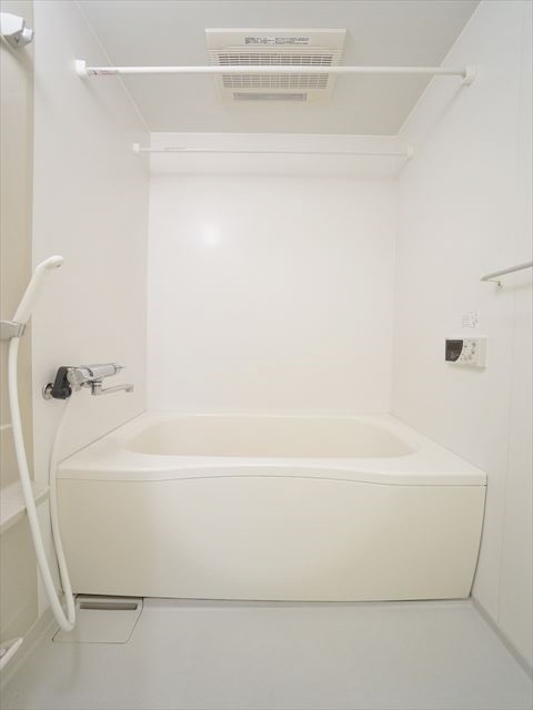 バス・シャワールーム　追焚、暖房乾燥機、物干しバー付