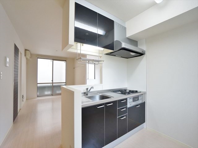 キッチン　対面式、ガスレンジ付システムキッチン