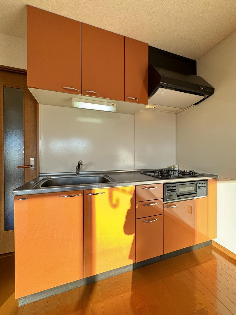 キッチン　3口ガスシステムキッチン