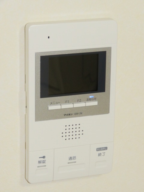 セキュリティ　来客者の確認ができるTVモニターホンが設置されています。