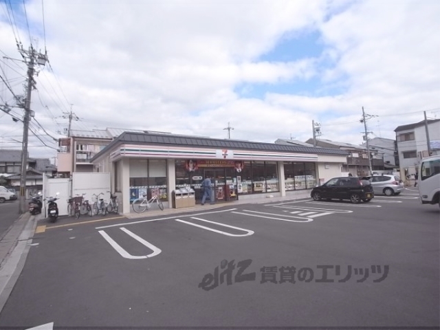 コンビニ　セブンイレブン京都梅津店（コンビニ）まで800m