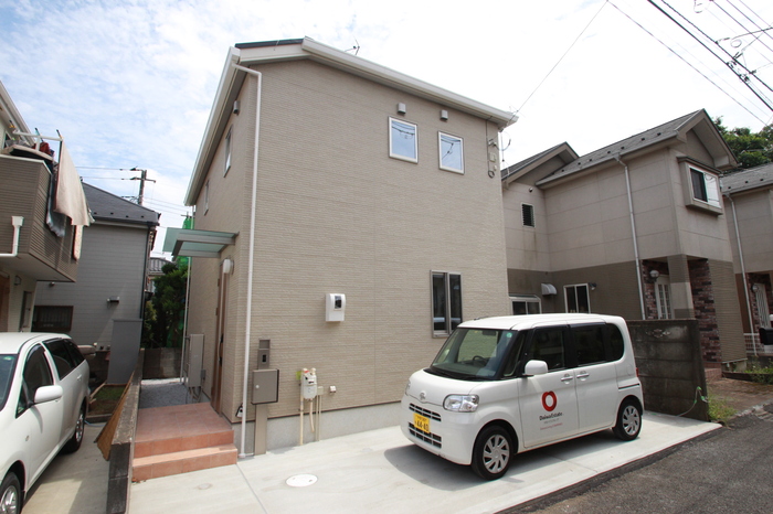 西武池袋線 ひばりケ丘駅 バス乗車時間：10分 最寄りバス停で下車 徒歩5分 築11年