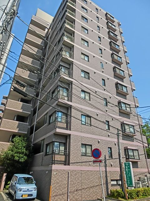 松戸市日暮のマンションの建物外観