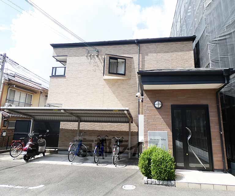 京都市中京区壬生高樋町のマンションの建物外観