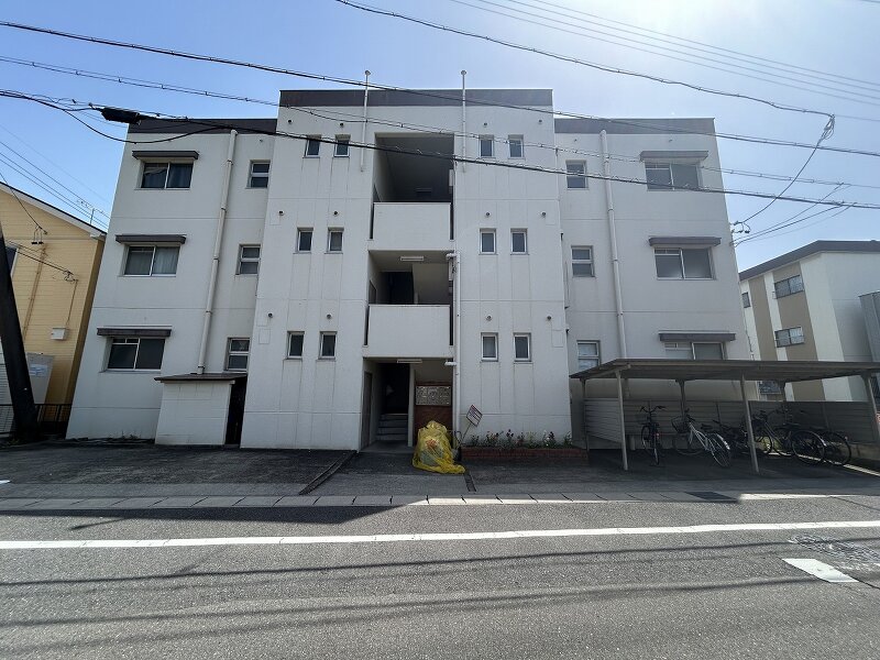 【川口マンションの駐車場】