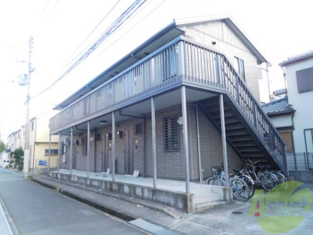 建物外観　こじんまりした建物ですね