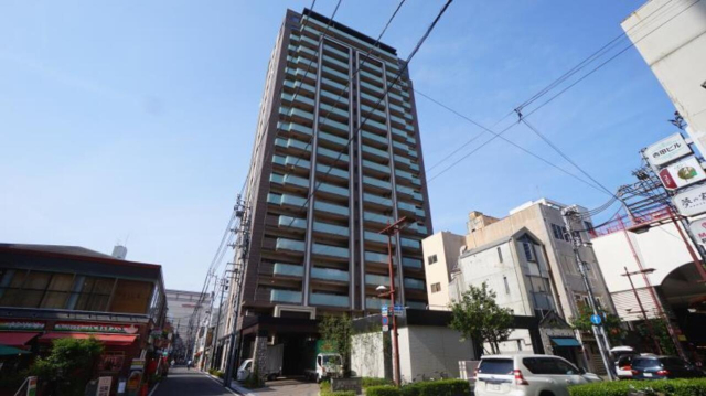 【松山市三番町のマンションの建物外観】