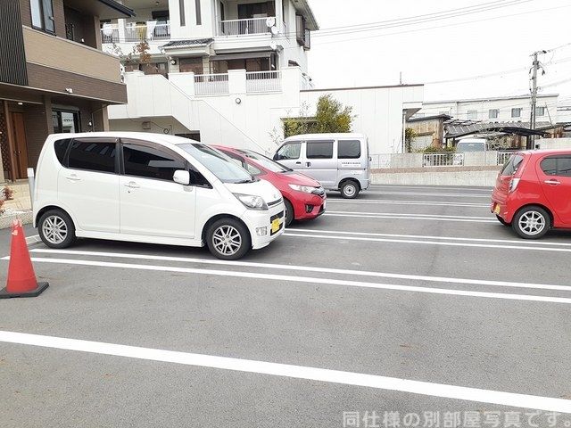 【たいしの杜IIの駐車場】