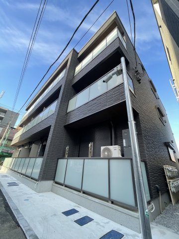 【船橋市本中山のマンションの建物外観】