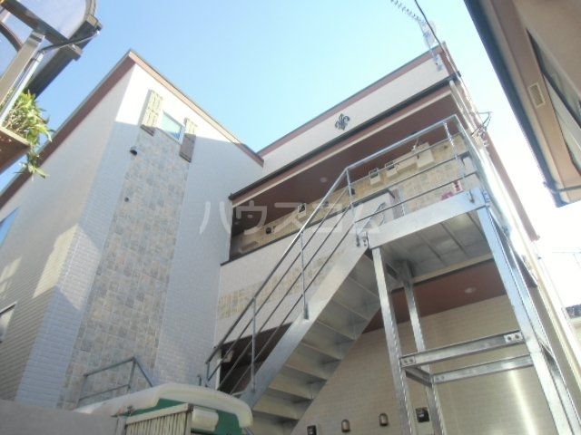 川崎市中原区今井南町のアパートの建物外観