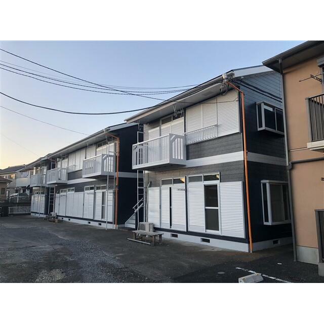 平塚市南金目のアパートの建物外観