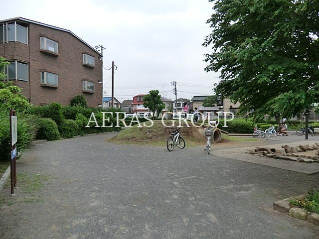 【世田谷区喜多見のアパートの公園】