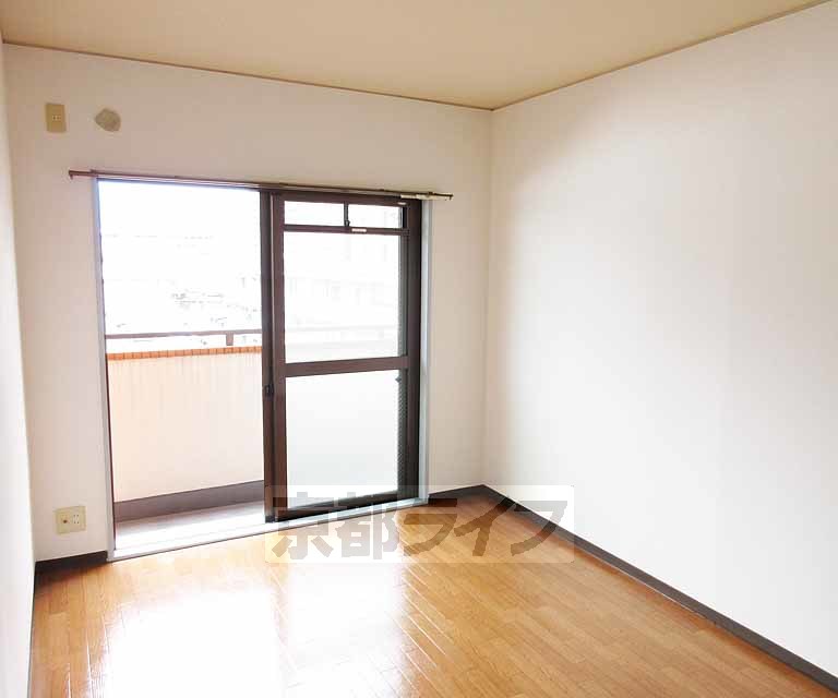 居室・リビング　光が入る明るいお部屋です。