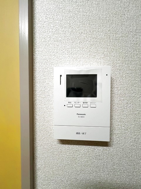 セキュリティ　ＴＶモニタ付インターホン付なので突然の来訪者が来ても安心◎
