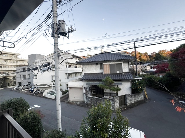 バルコニー　バルコニーからの眺めです♪圧迫感はありません！