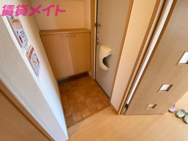 玄関　同タイプの画像です