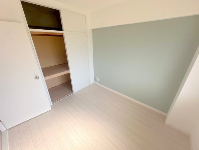 その他部屋・スペース　ゆとりのあるベッドルームで快適な睡眠をとってくださいね。