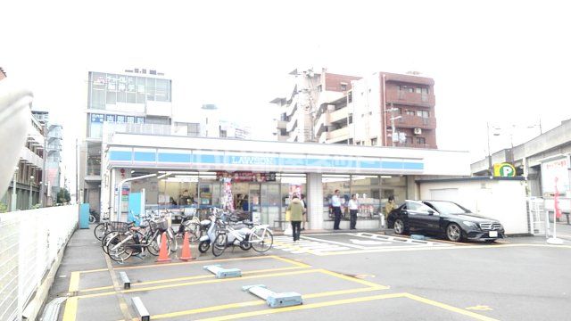 コンビニ　ローソン阪急茨木市駅南店（コンビニ）まで175m