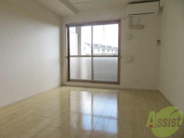 居室・リビング　リビングです。広くて、とても明るい間取りです。