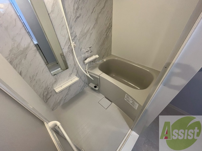 バス・シャワールーム　ユニットバスです。疲れを癒すのに欠かせませんね！