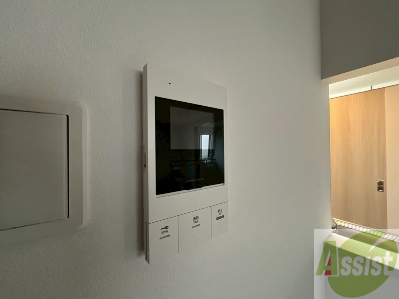 セキュリティ　ＴＶモニター付インターホンです。来客者の顔が見えるので安心！