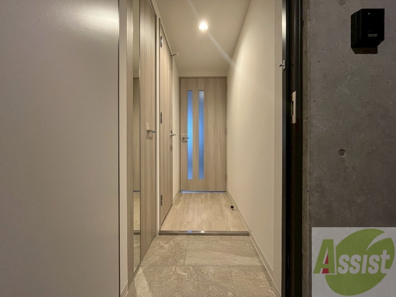 玄関　玄関の様子です。明るい印象ですね。気分もあがりそう。