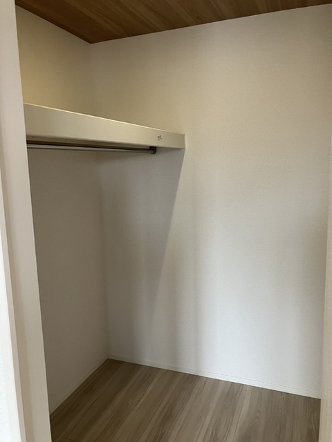 収納　２０３　ウオークインクローゼット