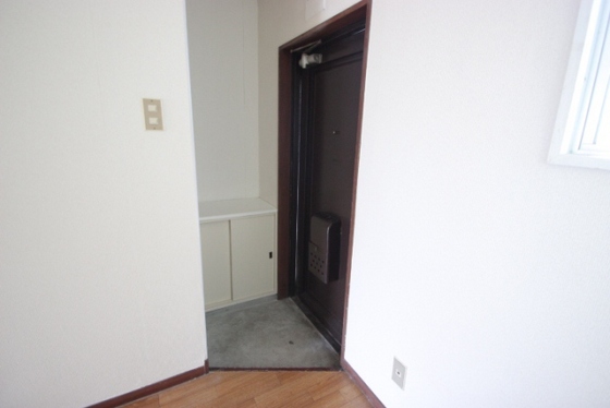 玄関　※別部屋の写真です