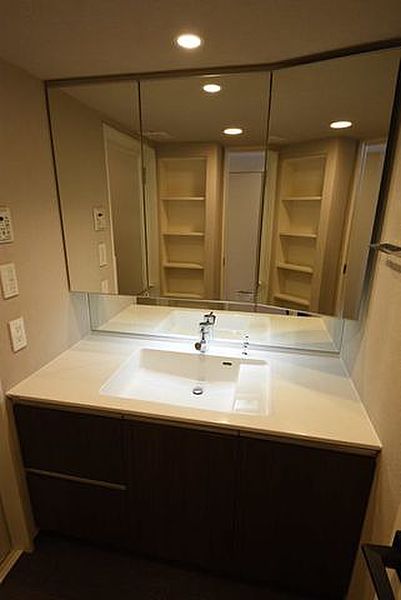 洗面設備　※別部屋の参考写真です。