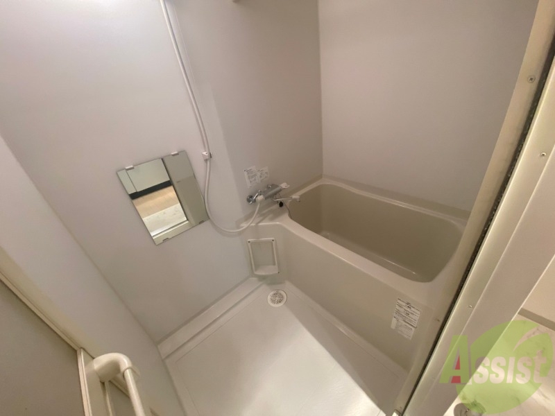 バス・シャワールーム　お風呂になります。一日の疲れを癒してくださいね。