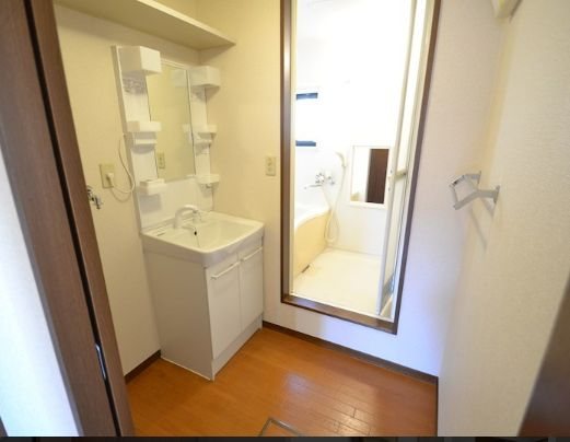 洗面設備　独立洗面台。