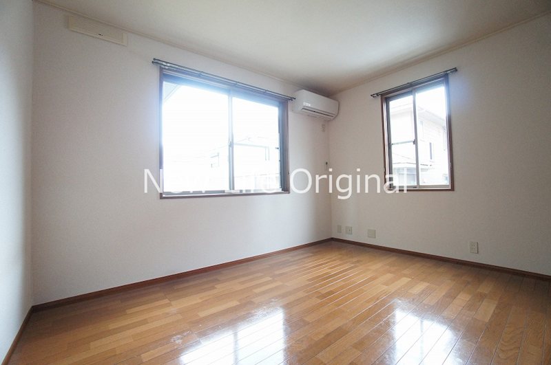 その他部屋・スペース　洋室は窓が2面あるので通風良好です。