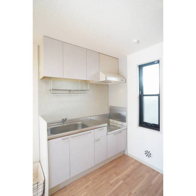 キッチン　窓のあるキッチン♪２口ガスコンロ設置可！