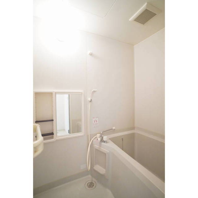 バス・シャワールーム　清潔感のあるバスルーム♪