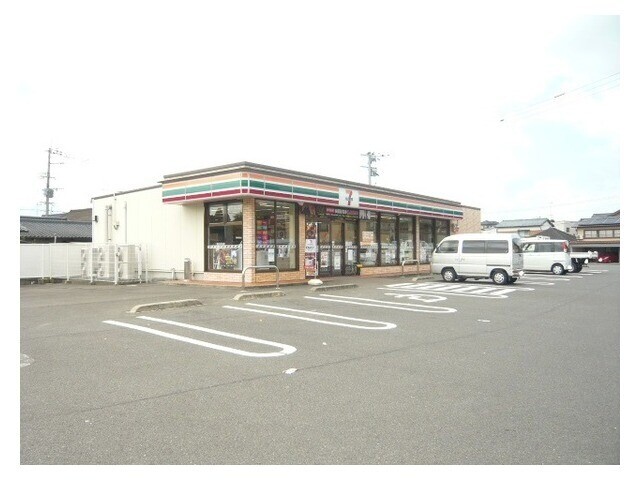 コンビニ　セブンイレブン武雄北方町店（コンビニ）まで240m