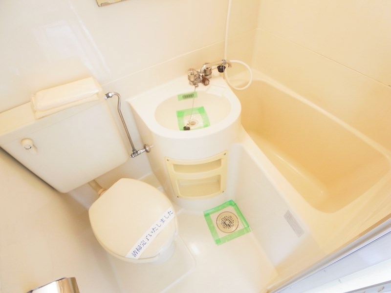 バス・シャワールーム　別部屋参考写真